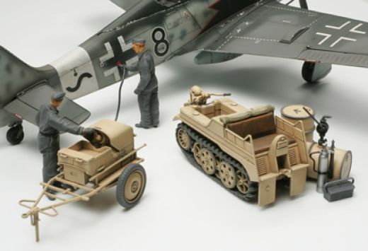 1:48 WWII Dt. Kettkrad m.Starthilfegerät Tamiya 300032533