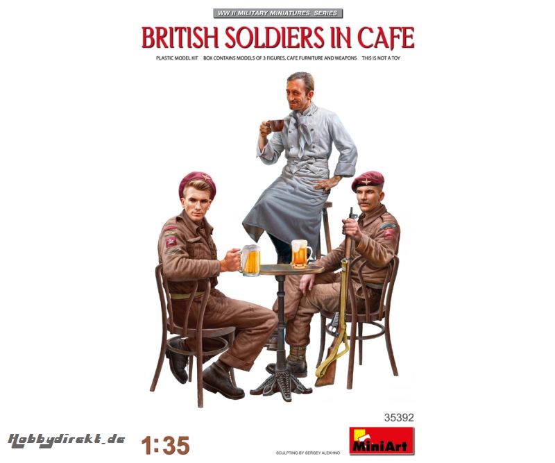 1:35 Fig. Brit. Soldaten im CafÃ© (3) Carson 35392 550035392