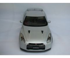 1:8 IXO Nissan GT-R Carson 10106 520010106