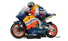 Max Biaggi 05 Honda Carson 6022