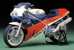 1:12 Honda VFR 750R 1987 Tamiya 300014057