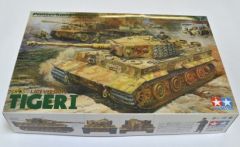 1:35 Dt. Tiger I m. Besatzung/Kommandant Tamiya 25401 300025401