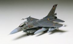 1:72 GD/L F-16 Fighting Falcon Tamiya 60701 300060701