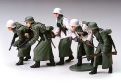 1:35 WWII Fig-Set Dt. Infant. Winter (5) Tamiya 300035256