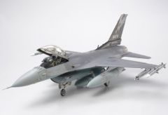 1:48 Lockheed Martin F-16C Block 25/32 Tamiya 300061101